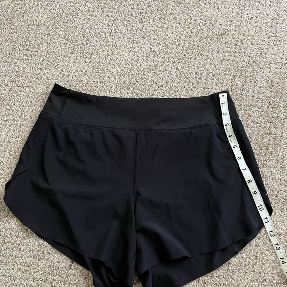 Athleta Run With It 4.5” shorts - Picture 3 of 6